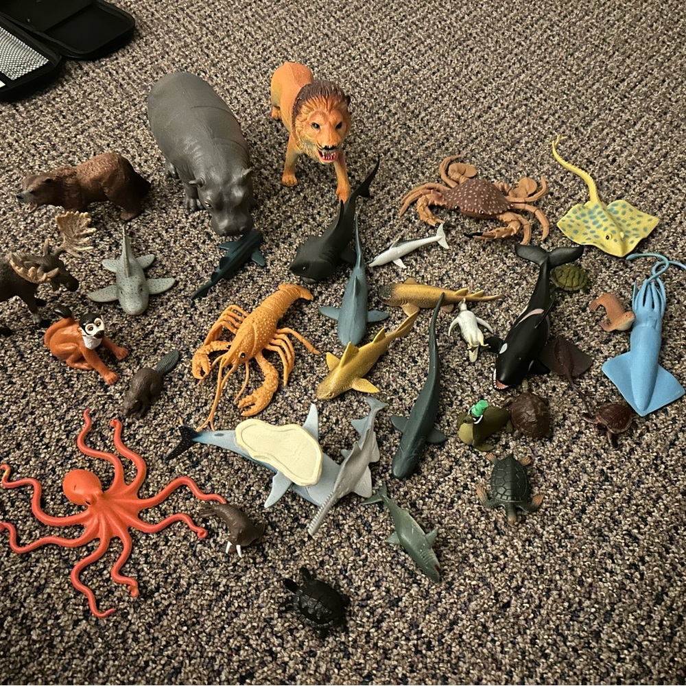 Sea creatures and animals figures